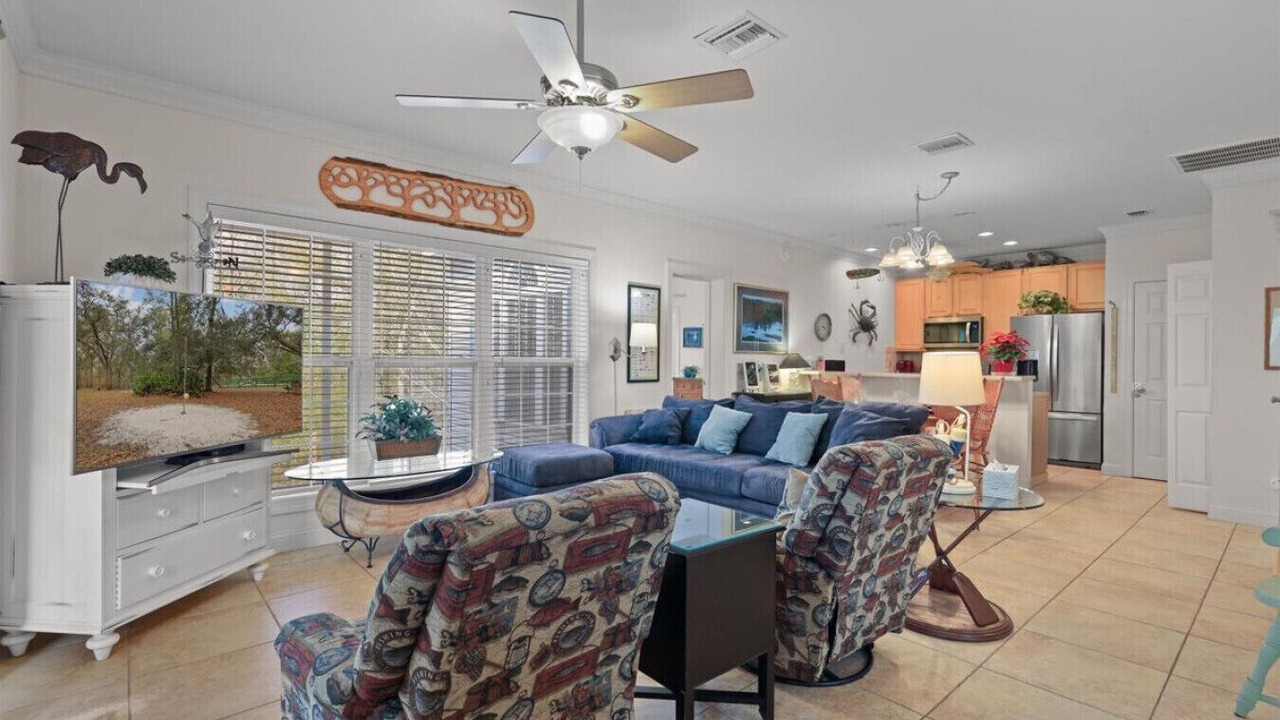 Photo of Livingroom in Bell