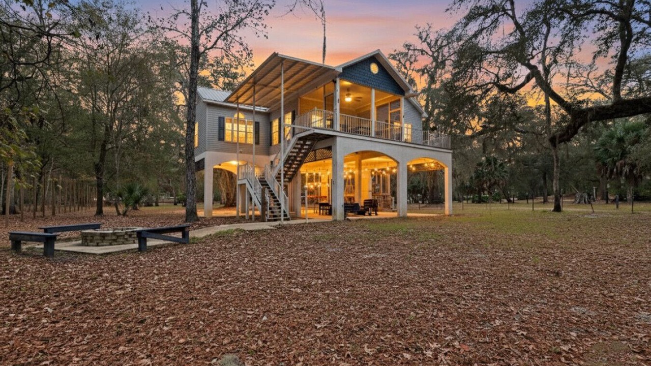 Photo of Outdoor in Bell