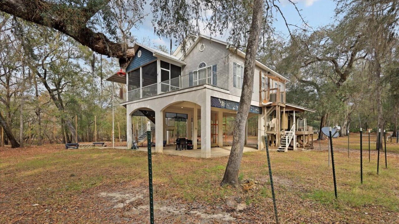 Photo of Outdoor in Bell