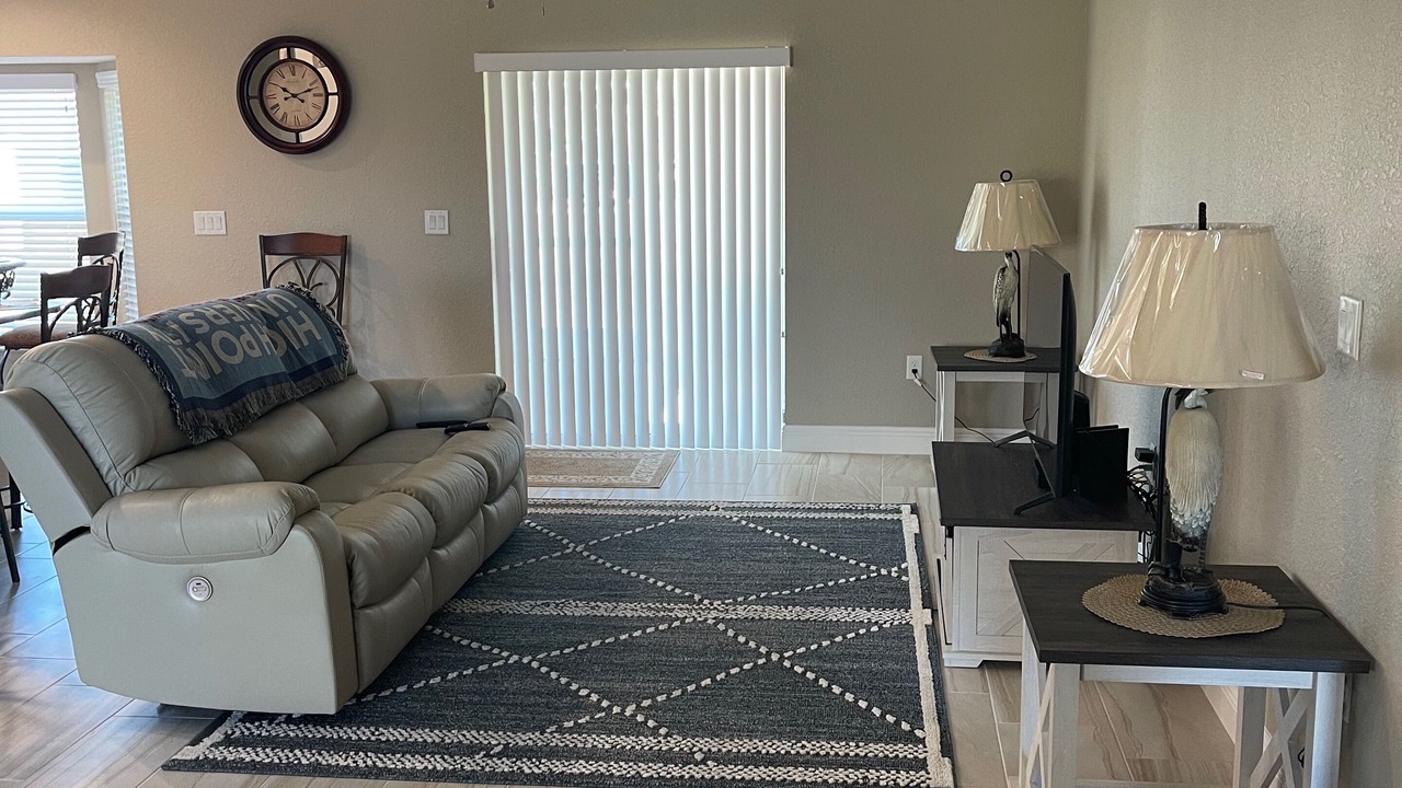 Photo of Livingroom in Candler