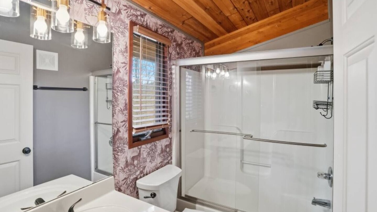 Photo of Bathroom in Beech Mountain