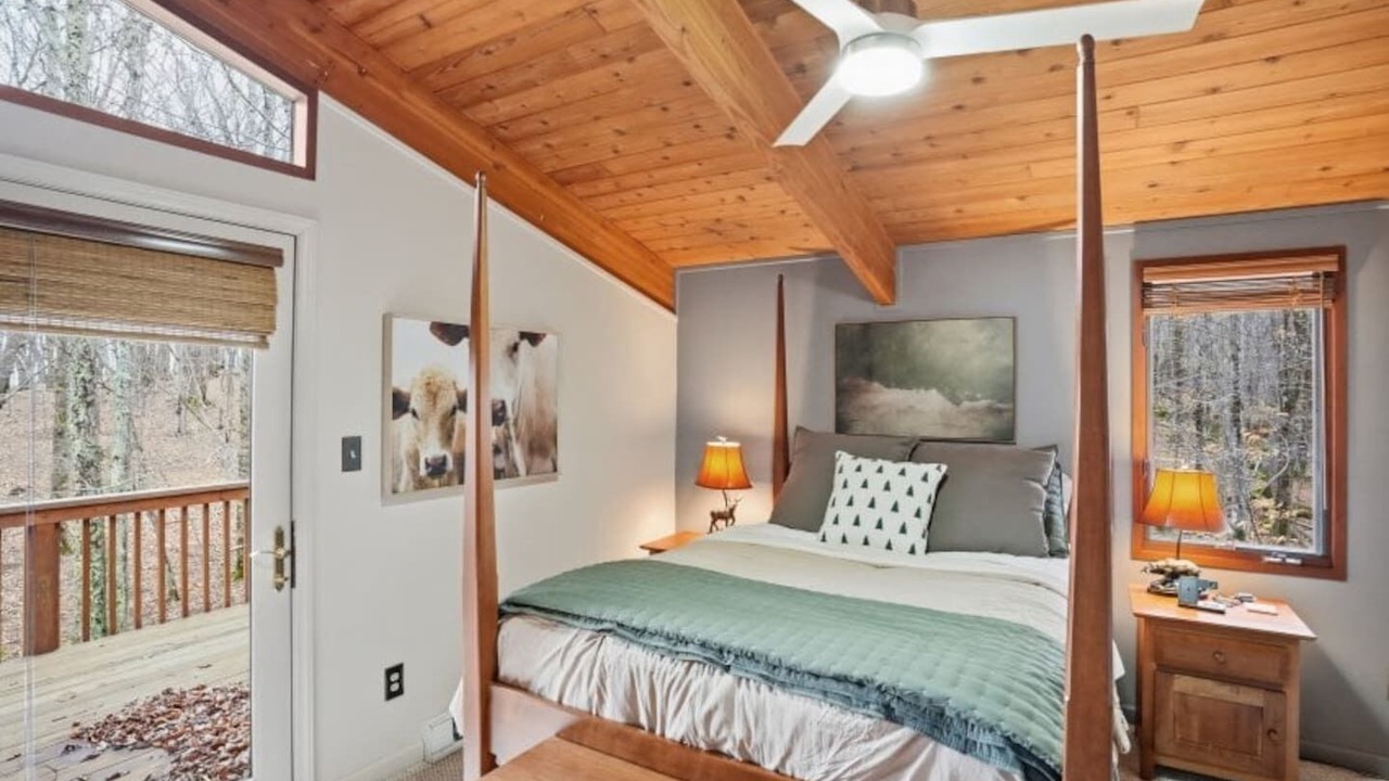 Photo of Bedroom in Beech Mountain