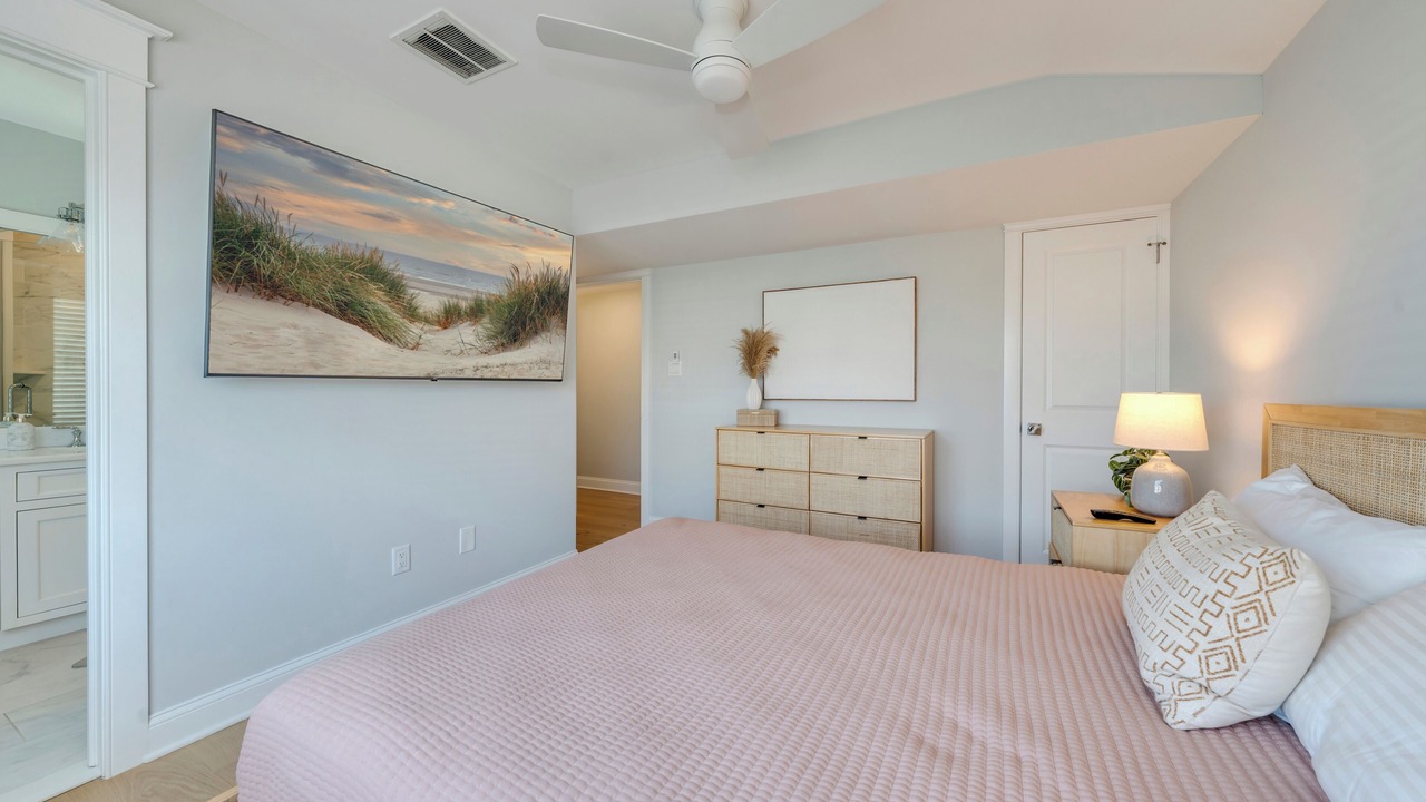 Photo of Bedroom in Avalon