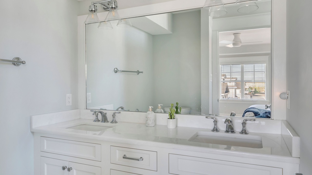 Photo of Bathroom in Avalon