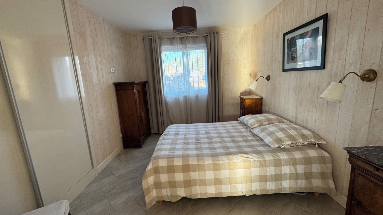 Photo of Bedroom in Jouy-le-Potier