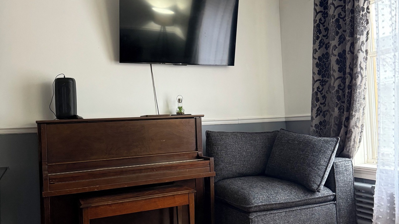 Photo of Livingroom in Desjardins