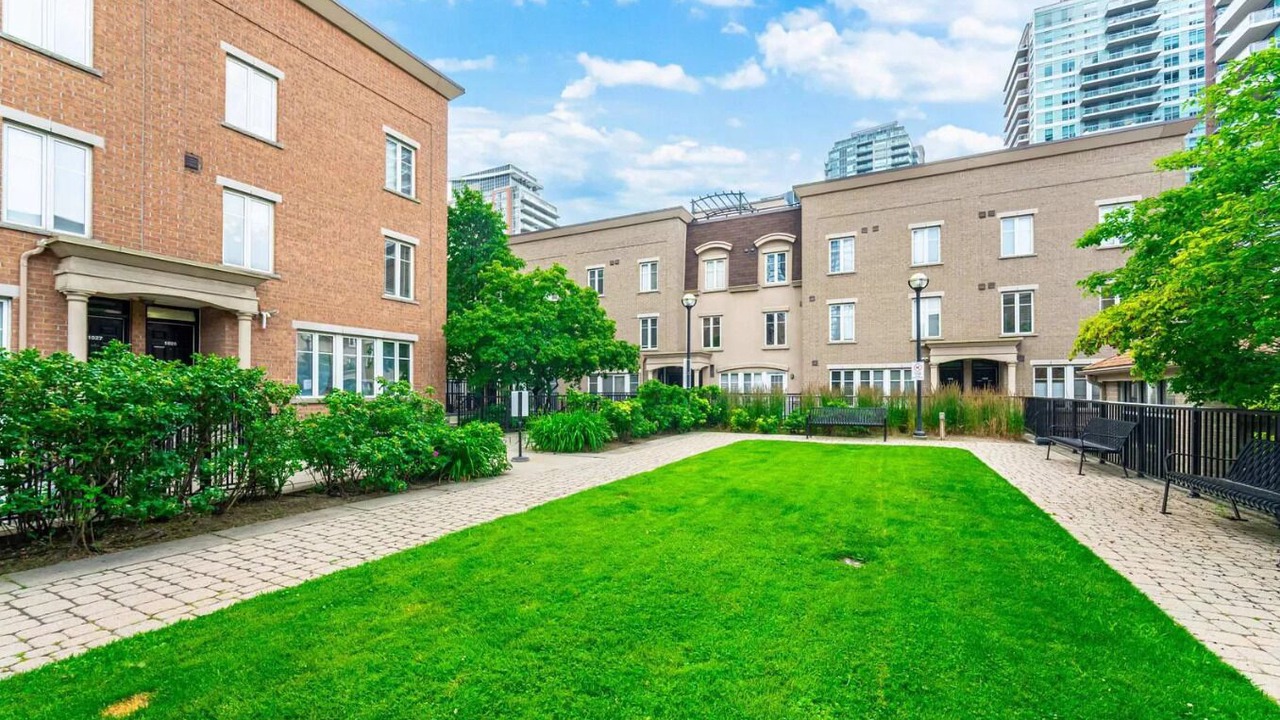 Photo of Outdoor in King West Village