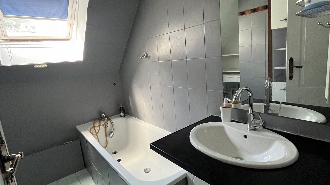 Photo of Bathroom in Savigny-le-Temple