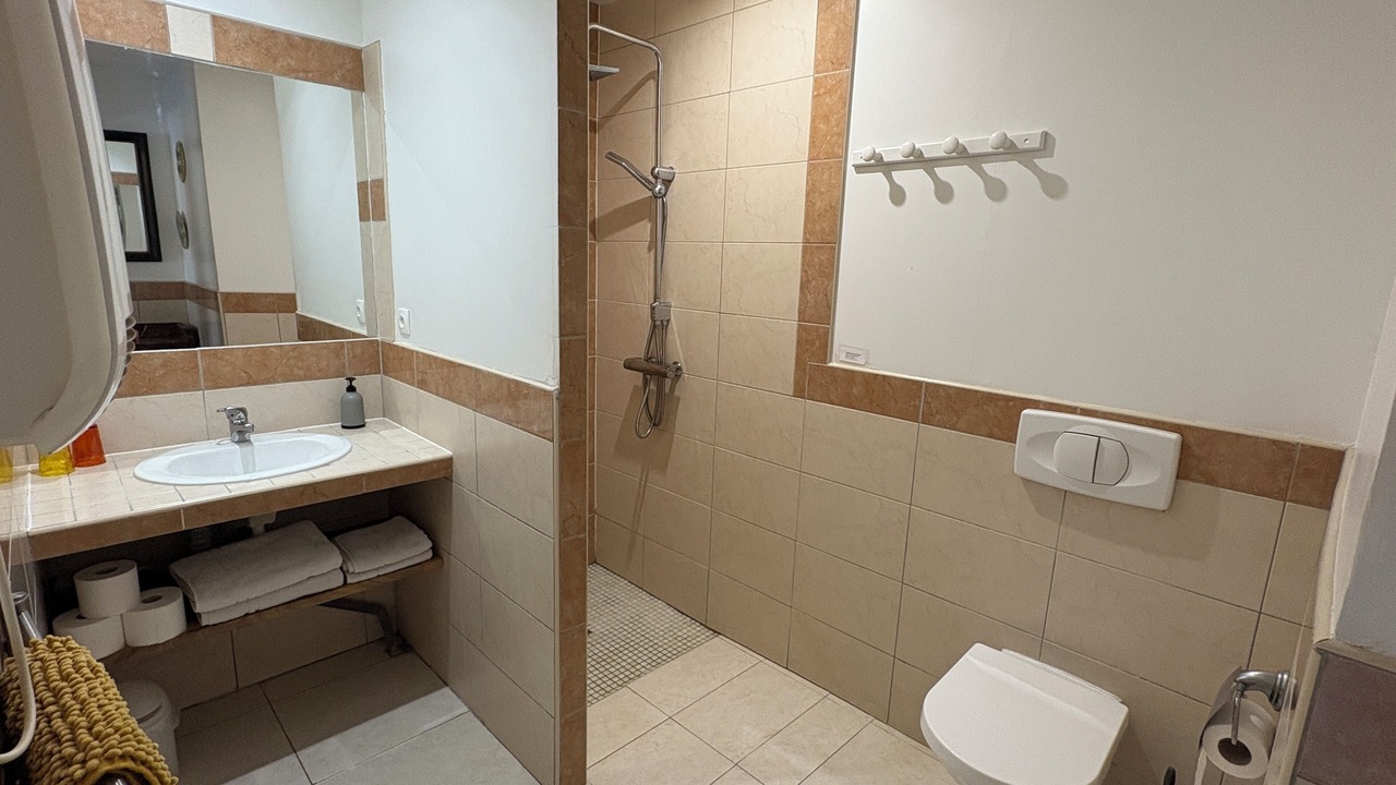 Photo of Bathroom in Laverune