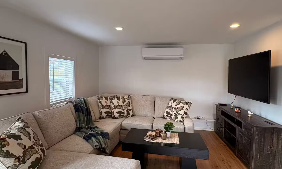 Photo of Livingroom in East Jewett