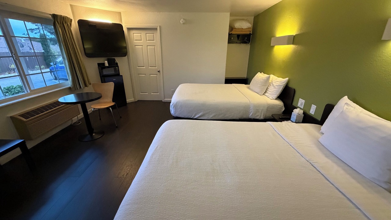 Photo of Bedroom in Munras Avenue