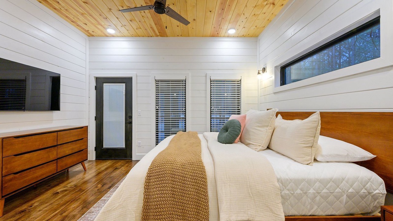 Photo of Bedroom in Hochatown