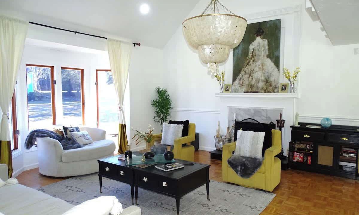 Photo of Livingroom in Stoughton