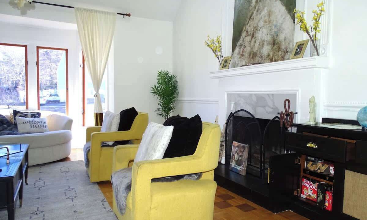 Photo of Livingroom in Stoughton