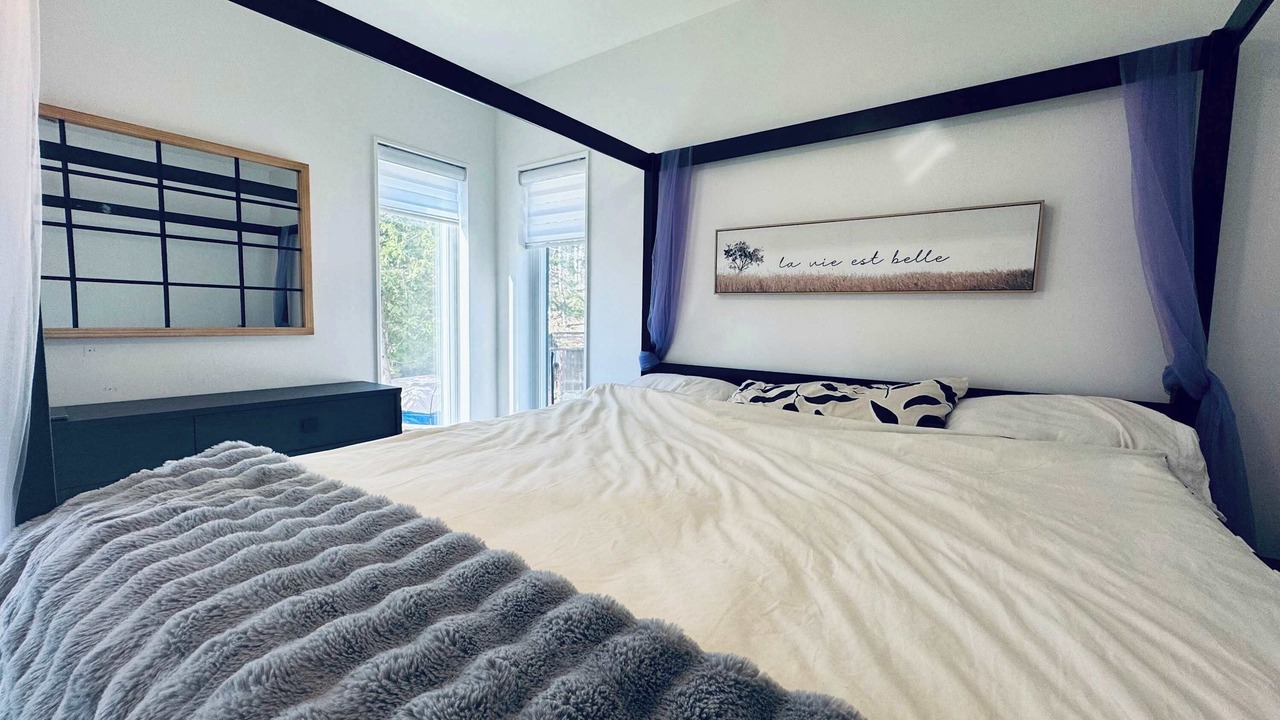 Photo of Bedroom in Blue Sea