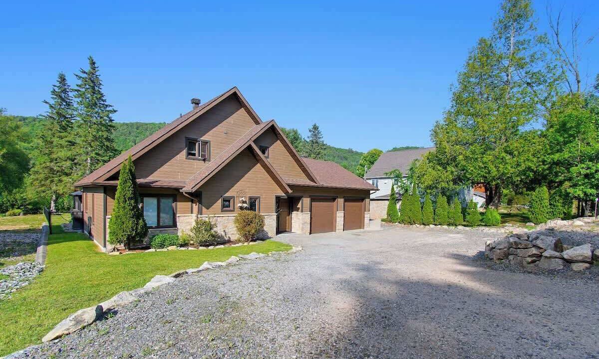 Photo of Outdoor in Notre-Dame-de-la-Salette