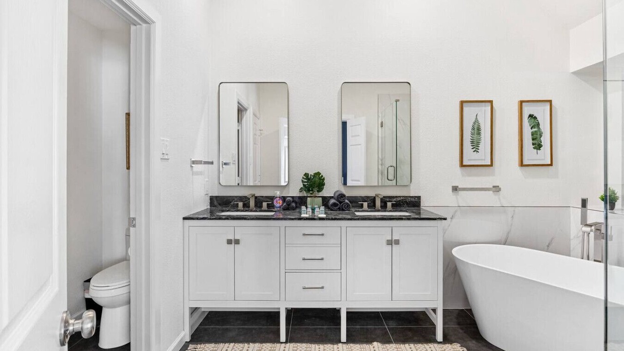 Photo of Bathroom in Allen