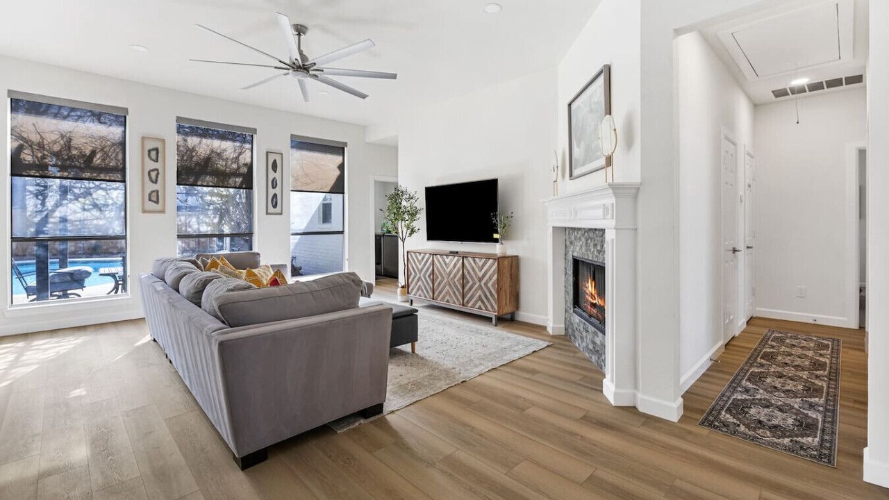 Photo of Livingroom in Allen