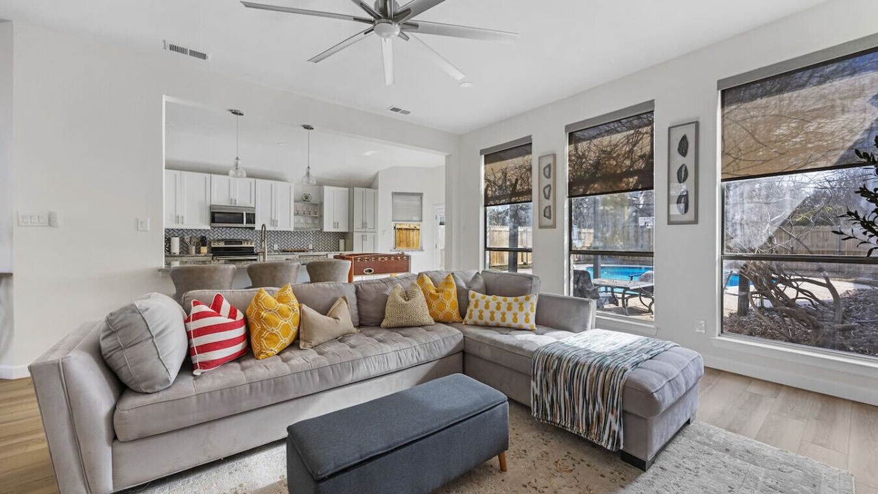 Photo of Livingroom in Allen
