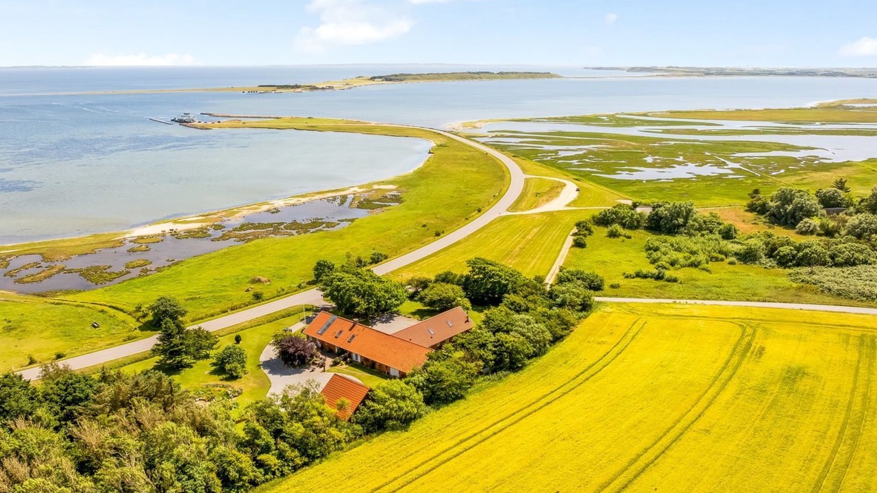 Photo of Others in Vesløs