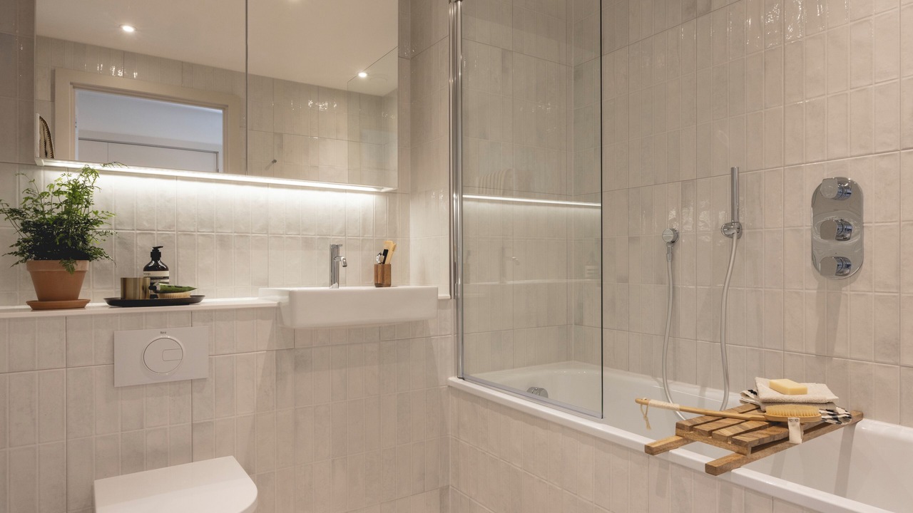 Photo of Bathroom in Girton