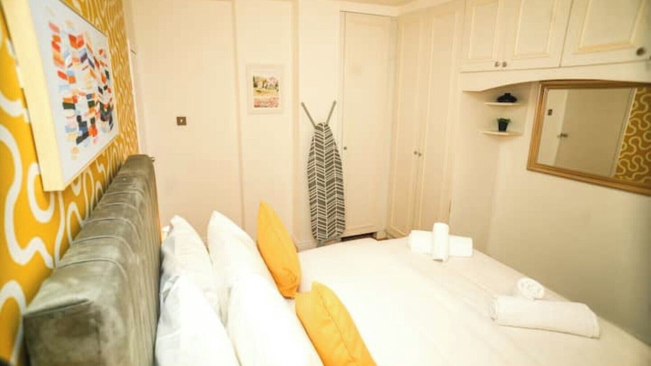 Photo of Bedroom in Langley Marish