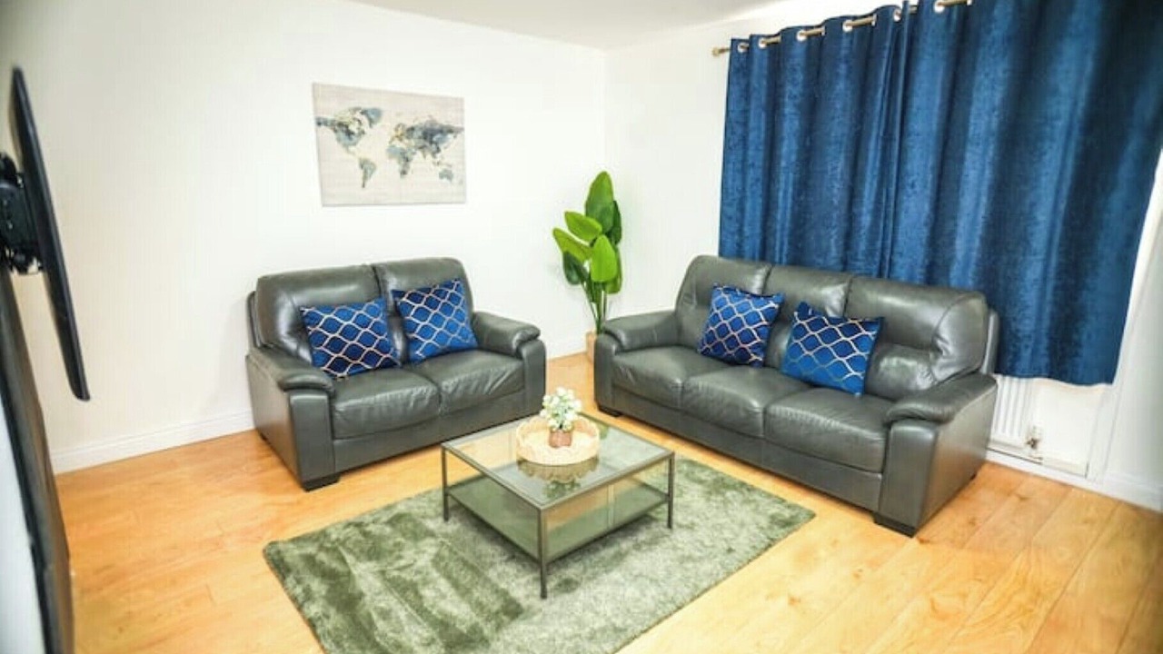 Photo of Livingroom in Langley Marish