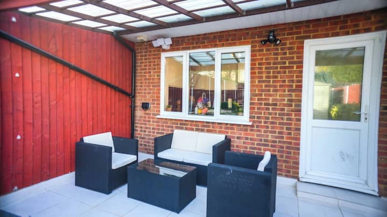 Photo of Patio Balcony in Langley Marish