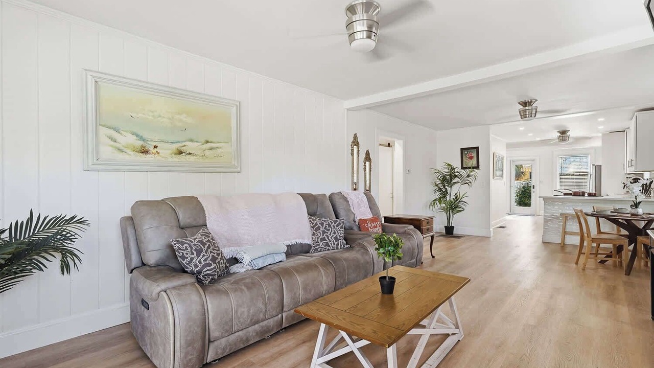 Photo of Livingroom in Arlington Park