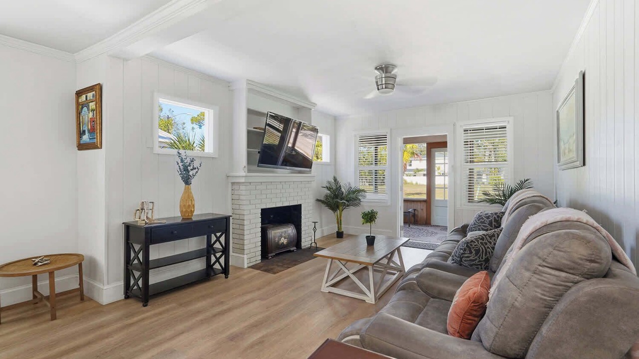 Photo of Livingroom in Arlington Park