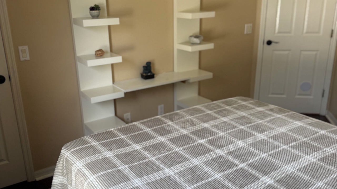 Photo of Bedroom in Cypress Gardens