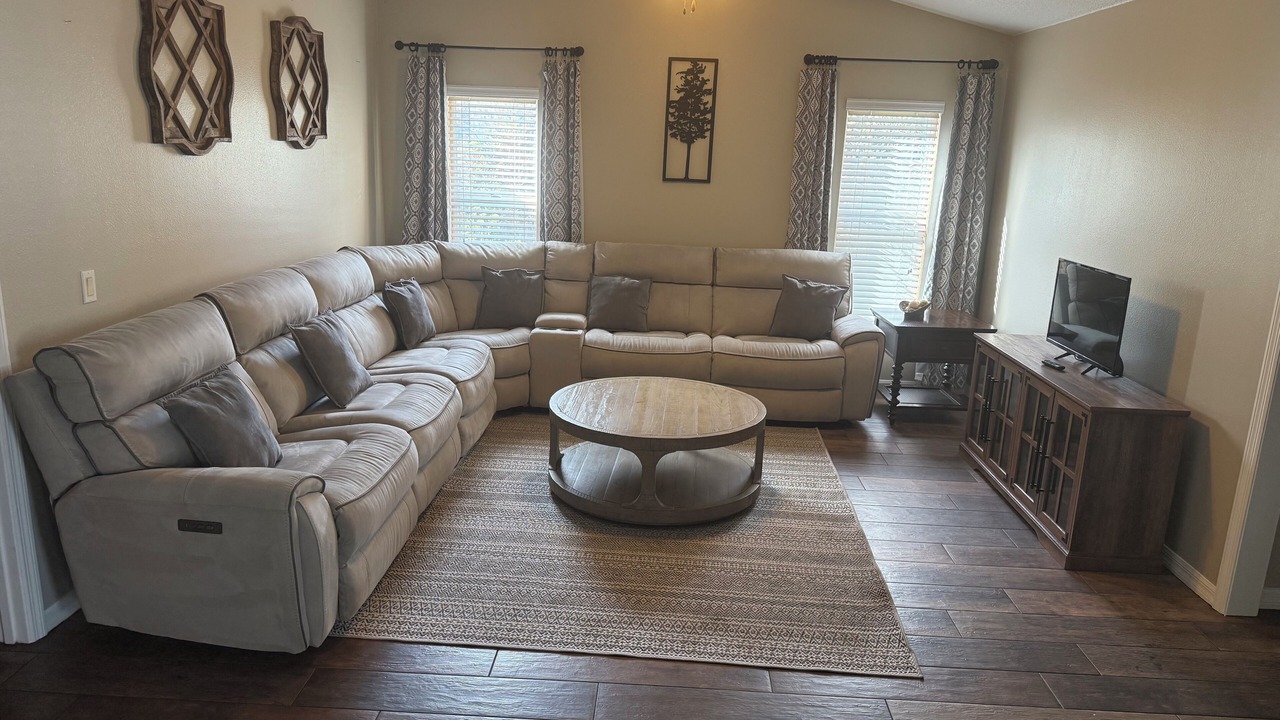 Photo of Livingroom in Cypress Gardens
