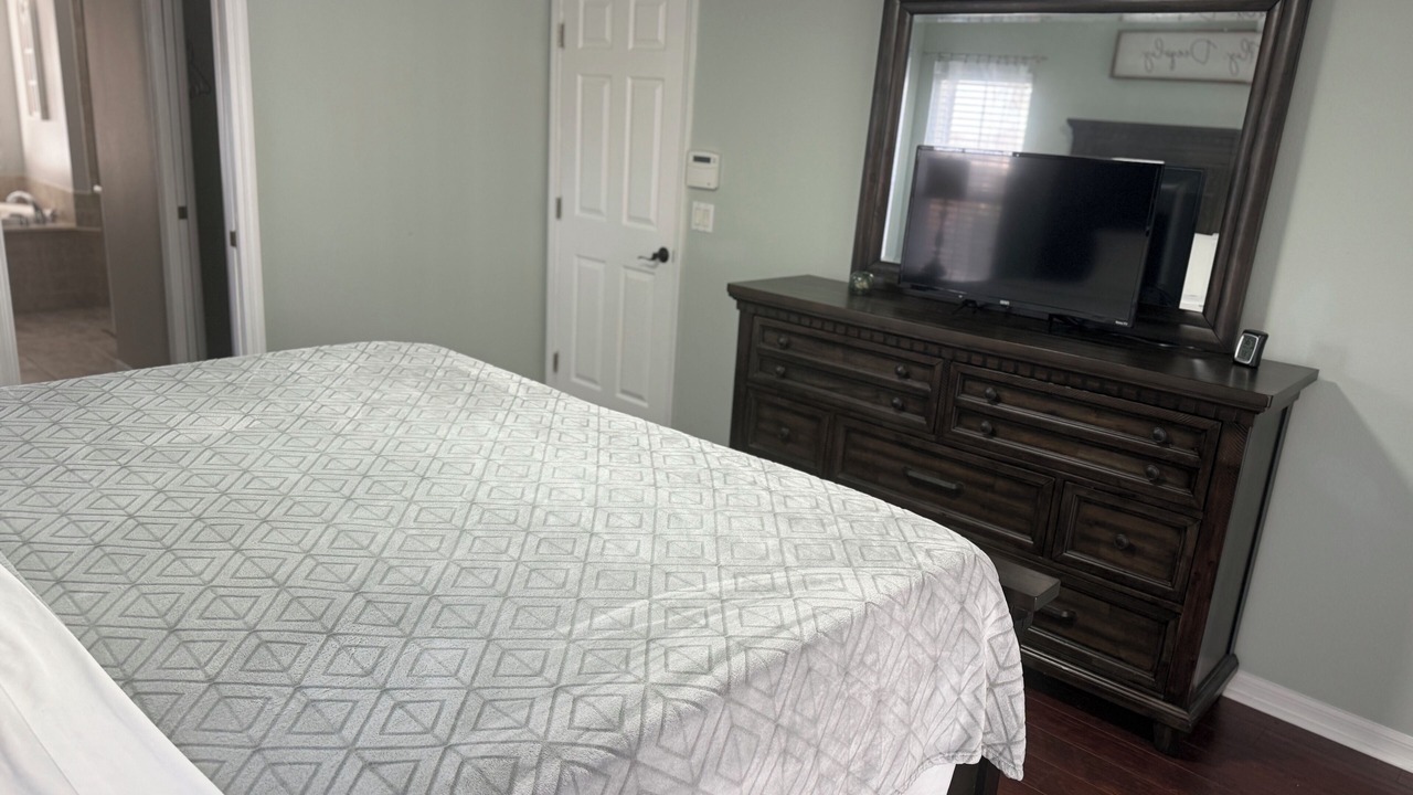 Photo of Bedroom in Cypress Gardens
