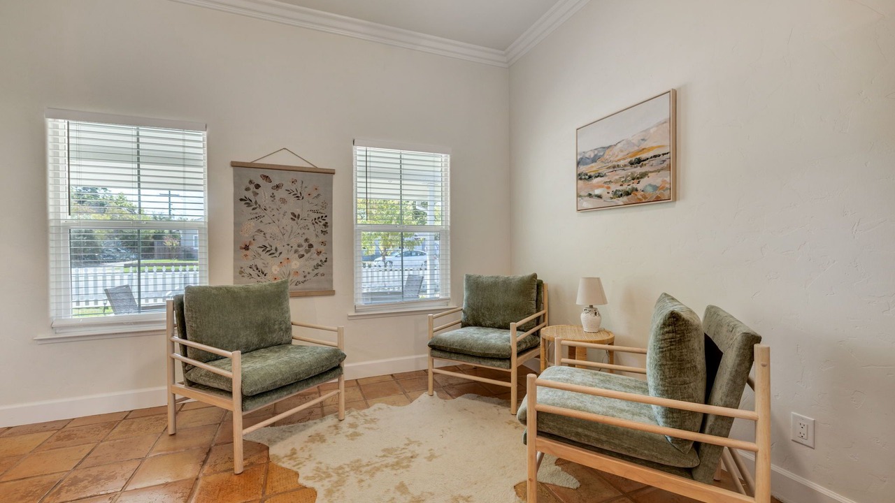 Photo of Livingroom in Downtown