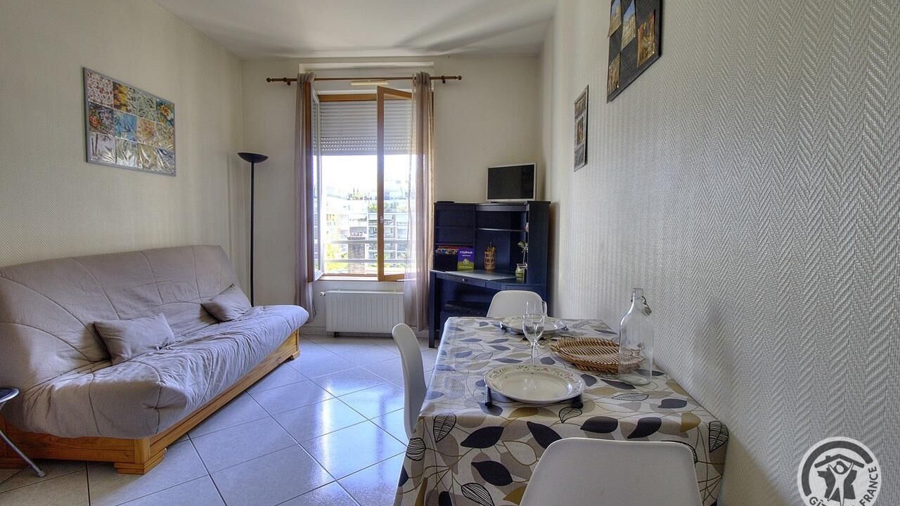 Photo of Livingroom in Voltaire - Saint Amour