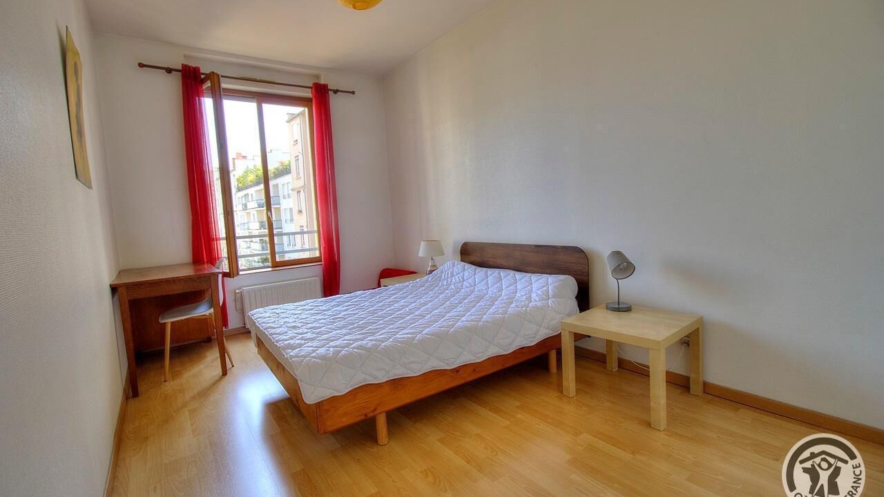 Photo of Bedroom in Voltaire - Saint Amour