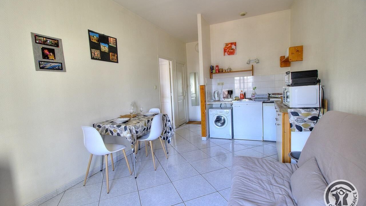 Photo of Livingroom in Voltaire - Saint Amour