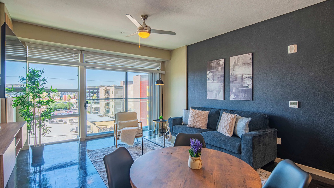 Photo of Livingroom in Evans Churchill