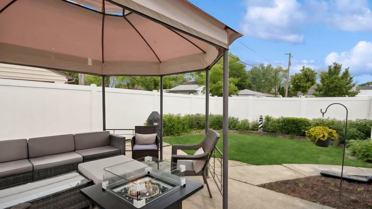 Photo of Patio Balcony in Norwood Park West