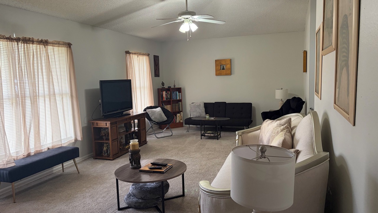 Photo of Livingroom in Deltona Lakes