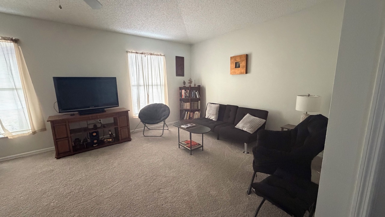 Photo of Livingroom in Deltona Lakes