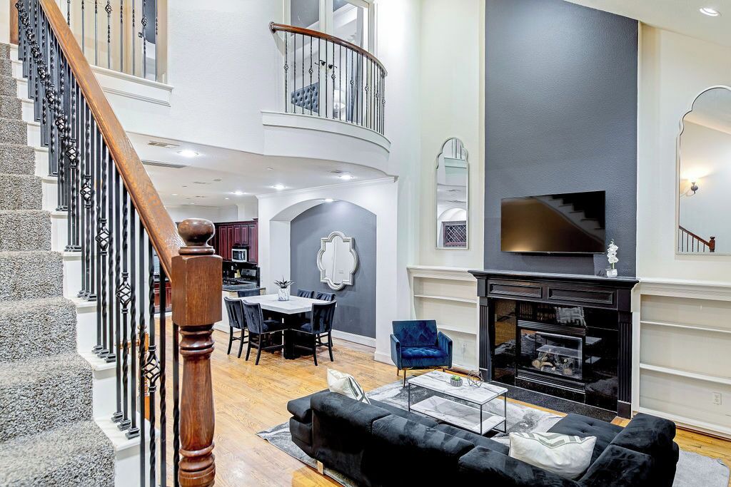 Photo of Livingroom in Woodlake - Briar Meadow