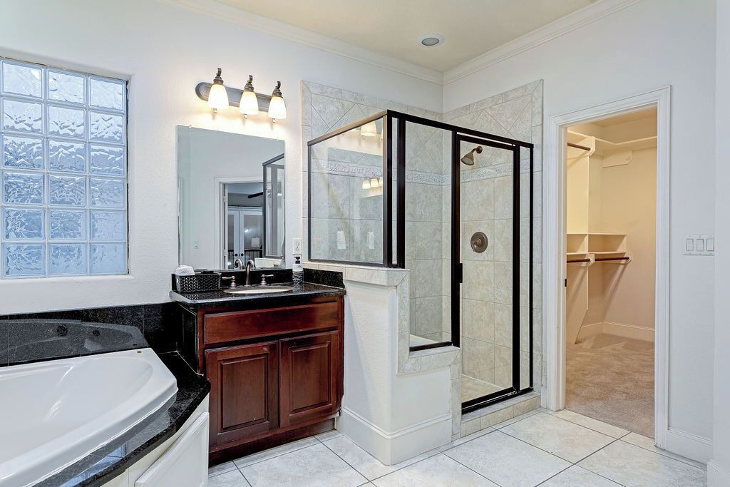Photo of Bathroom in Woodlake - Briar Meadow