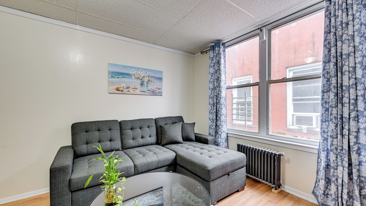 Photo of Livingroom in Queens