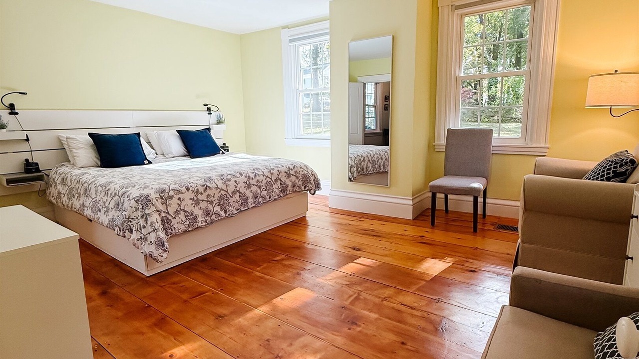 Photo of Bedroom in Bath