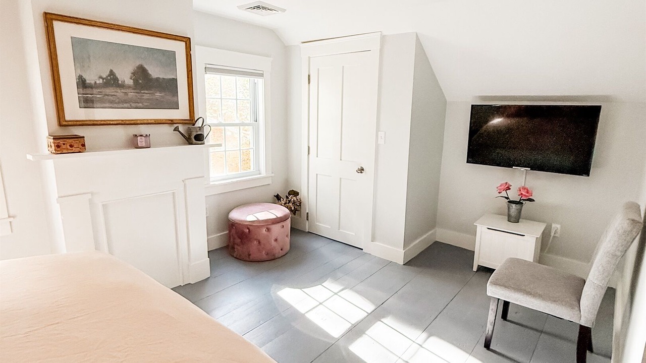 Photo of Bedroom in Bath