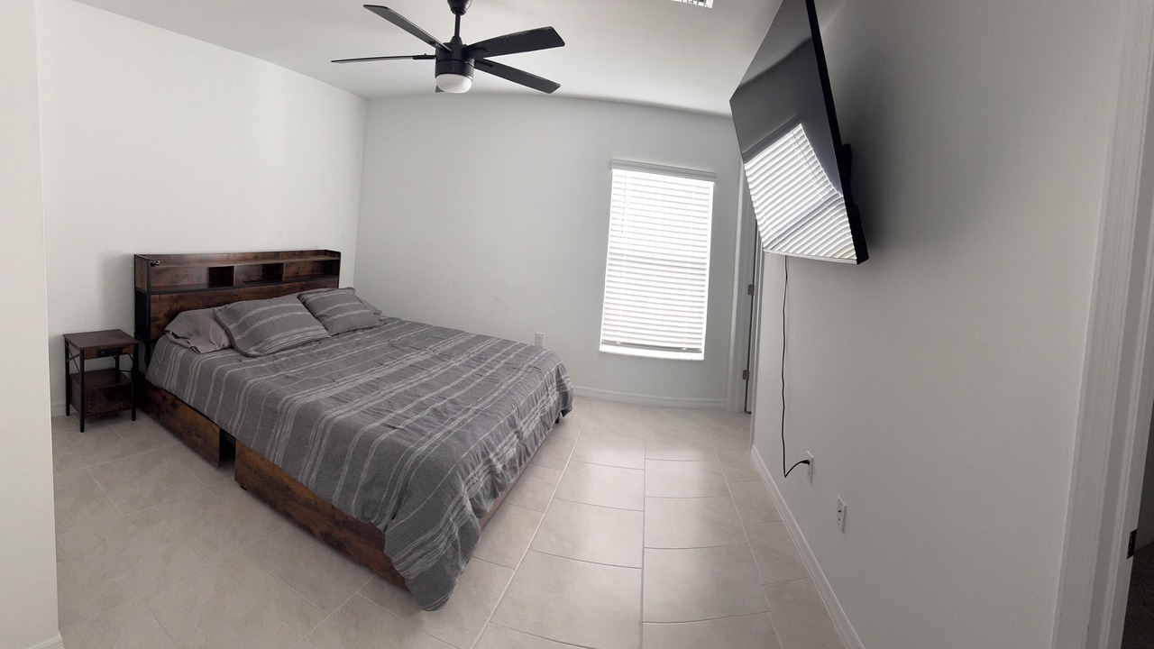 Photo of Bedroom in Sabal Springs