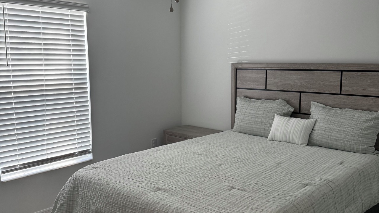 Photo of Bedroom in Sabal Springs