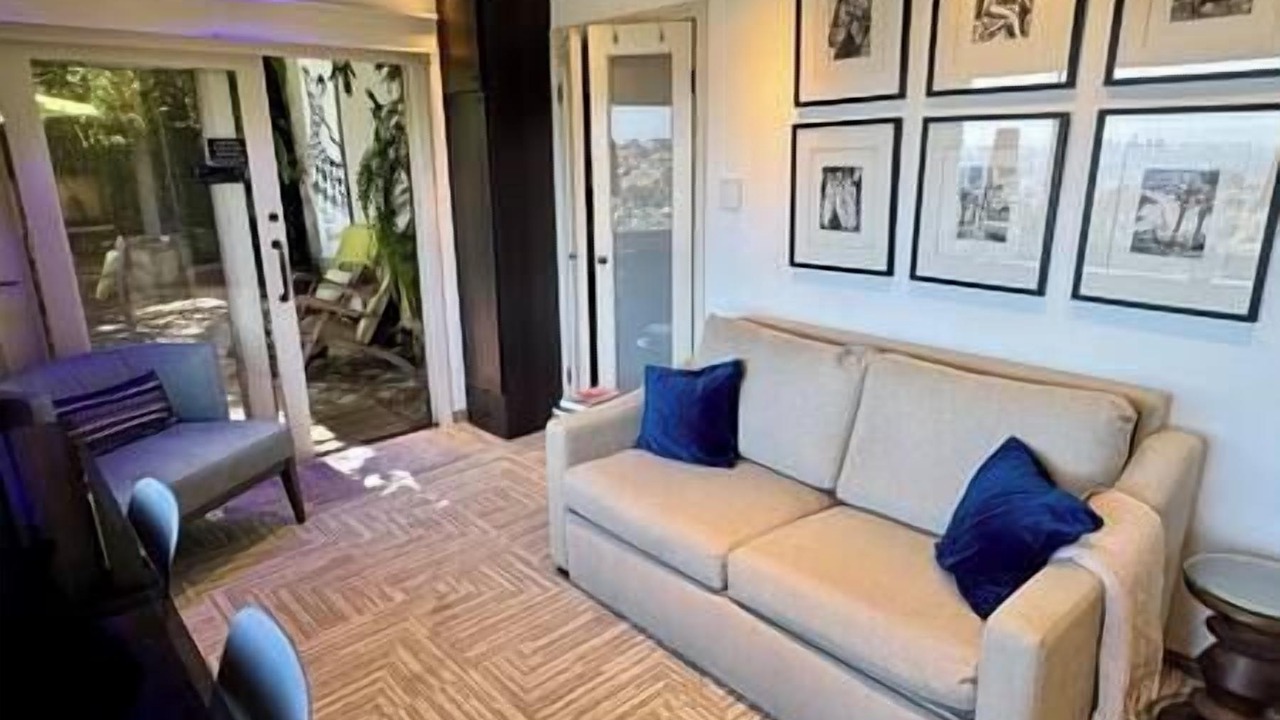 Photo of Others in Hollywood Hills West
