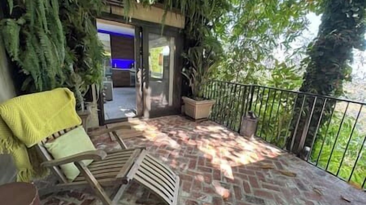 Photo of Patio Balcony in Hollywood Hills West